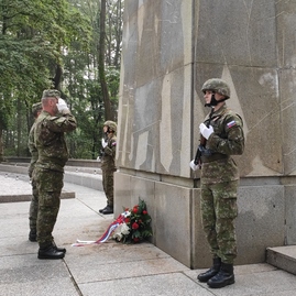 Zväčšiť fotografiu - Výročie snp si tradične pripomenuli aj v krajskom meste - IMG_20220905_100346