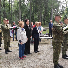 Zväčšiť fotografiu - Výročie snp si tradične pripomenuli aj v krajskom meste - IMG_20220905_100633