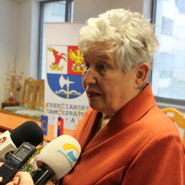 Vzájomná a najmä úspešná spolupráca trenčianskej župy so seniormi bude pokračovať aj v ďalších rokoch - IMG_7196