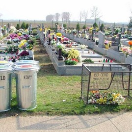 Zväčšiť fotografiu - Z úcty k zosnulým aj k prírode