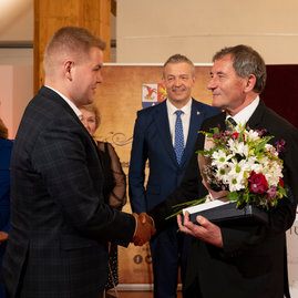 Zväčšiť fotografiu - Za výnimočné zásluhy si najvyššie ocenenie kraja prevzali ďalší laureáti - 20240325_TN_Verejne_uznania_TSK_121w