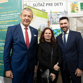Zväčšiť fotografiu - Záhradkár po prvýkrát na trenčianskom letisku - 202404010_ZAHRADKAR_035w