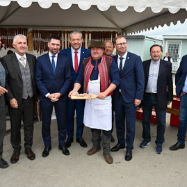 Zväčšiť fotografiu - Záhradkár po prvýkrát na trenčianskom letisku - DSC_2061