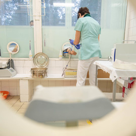 Zväčšiť fotografiu - Zamestnanci trenčianskej župy pomáhajú zachraňovať ľudské životy - TSK_Odber krvi NsP PB_web (23)
