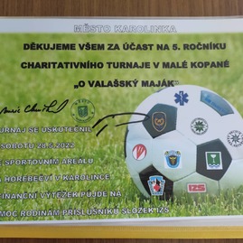 Zväčšiť fotografiu - Zamestnanci trenčianskej župy „kopali“ za dobrú vec - 283968410_699853141097048_3585087872824521038_n
