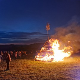 Zväčšiť fotografiu - Zapálenie partizánskej vatry snp - 20230831_200933