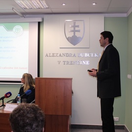 Zásluhou projektu trenčianskej univerzity a. dubčeka v trenčíne zameraného na vedu a výskum vznikne v kraji päťdesiatka pracovných miest - IMG_0116