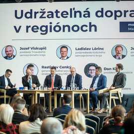 Zväčšiť fotografiu - Združenie samosprávnych krajov sk8 diskutovalo na tému aktuálnych výziev - SK 8_ Konferencia v Bratislave (3)