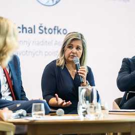 Zväčšiť fotografiu - Združenie samosprávnych krajov sk8 diskutovalo na tému aktuálnych výziev - SK 8_ Konferencia v Bratislave (6)