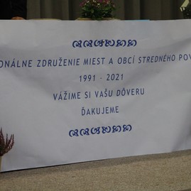 Zväčšiť fotografiu - Združenie zoskupujúce mestá a obce stredného považia oslavuje 30 rokov - rzmosp2