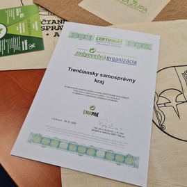 Zväčšiť fotografiu - Zelená župa je naozaj zelená, kraj získal certifikát zodpovednej organizácie - 20220809_103200