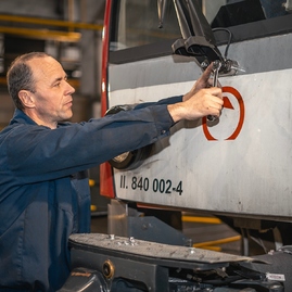 Zväčšiť fotografiu - Železničný koridor z bratislavy do žiliny čakajú kvôli rekonštrukcii obmedzenia. zmenia sa aj prípoje na regionálne autobusy