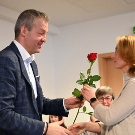 Zväčšiť fotografiu - Ženy majú svoje nezastupiteľné miesto aj na župnom úrade - MDŽ_15