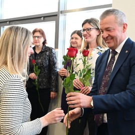 Zväčšiť fotografiu - Ženy v centre pozornosti aj na krajskom úrade
