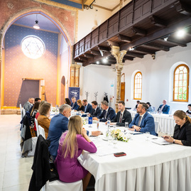 Zväčšiť fotografiu - Zhromaždenie sk8 v trnave zvolilo staronového predsedu a podpredsedov