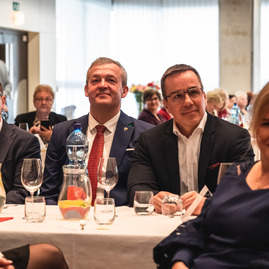 Zväčšiť fotografiu - Život bez žien je pre mužov nepredstaviteľný - TSK_MDŽ_25_mini-30