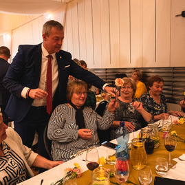 Zväčšiť fotografiu - Život bez žien je pre mužov nepredstaviteľný - TSK_MDŽ_25_mini-41