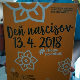 Žltými kvietkami pri príležitosti dňa narcisov rozkvitol celý župný úrad - IMG_20180413_100923_1
