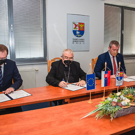 Zväčšiť fotografiu - Župa aj univerzita sa budú podieľať na národnom stretnutí mládeže t22 - TSK_Memorandum T22_mini (11)