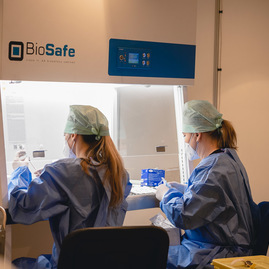 Zväčšiť fotografiu - Župa bude počas víkendu očkovať vakcínami astrazeneca aj pfizer - TSK_Otvorenie VKOC Trenčín-2