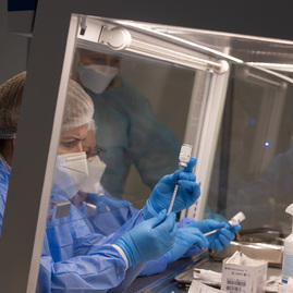 Zväčšiť fotografiu - Župa bude počas víkendu očkovať vakcínami astrazeneca aj pfizer - TSK_VKOC PD otvorenie_web (44)