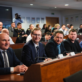 Zväčšiť fotografiu - Župa má nové zásady hospodárenia s majetkom aj nový etický kódex volených predstaviteľov kraja - TSK_zastupko_marec23_mini (6 of 31)