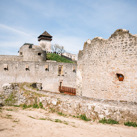 Zväčšiť fotografiu - Župa opäť podporí zážitkové vzdelávanie stredoškolákov - TSK_TN_hrad_trebuchet_web__8_