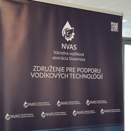 Zväčšiť fotografiu - Župa vidí budúcnosť vo využití vodíka - IMG_6068