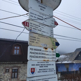 Zväčšiť fotografiu - Župan absolvoval silvestrovský výstup na strážov, poďakoval aj záchranným zložkám na severe kraja - 3