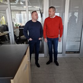 Zväčšiť fotografiu - Župan opäť absolvuje výjazdy k záchranným zložkám a cestárom - 20221229_103705