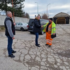 Zväčšiť fotografiu - Župan opäť absolvuje výjazdy k záchranným zložkám a cestárom - 20221229_134538