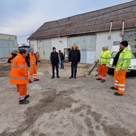 Zväčšiť fotografiu - Župan opäť absolvuje výjazdy k záchranným zložkám a cestárom - 20221229_135548
