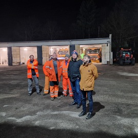 Zväčšiť fotografiu - Župan opäť absolvuje výjazdy k záchranným zložkám a cestárom - 20221230_223602