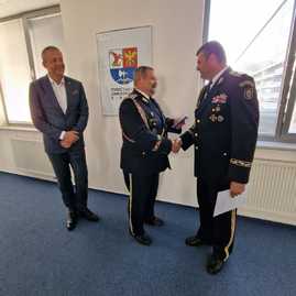 Zväčšiť fotografiu - Župan prijal dobrovoľných hasičov, spolu otvorili kanceláriu na župe - IMG-20230505-WA0009