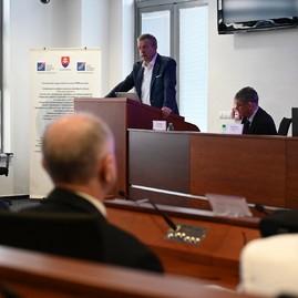 Zväčšiť fotografiu - Župan zdôraznil významnú úlohu župy pri formovaní podnikateľského prostredia - 