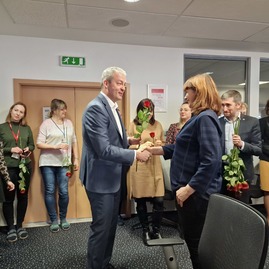 Zväčšiť fotografiu - Župný úrad bez žien? nemožné! - 20230308_092509