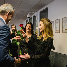 Zväčšiť fotografiu - Župný úrad bez žien? nemožné! - TSK_MDŽ_2023_mini (27 of 50)