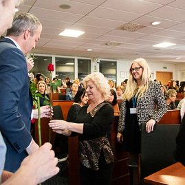 Zväčšiť fotografiu - Župný úrad bez žien? nemožné! - TSK_MDŽ_2023_mini (39 of 50)