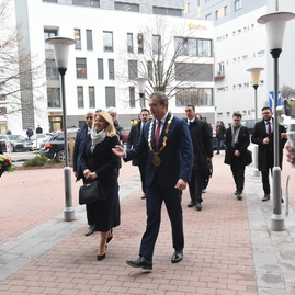 Zväčšiť fotografiu - Župný úrad hostil prezidentskú návštevu, stretnutiu dominovala transformácia hornej nitry - DSC_2749