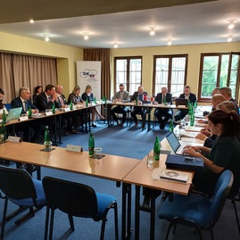Zväčšiť fotografiu - Župy žiadajú kompenzácie za protiinflačný balík - 20220602_102714
