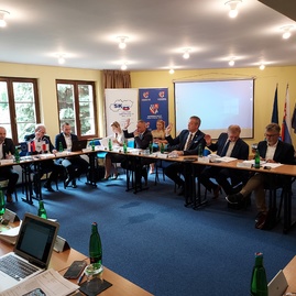 Zväčšiť fotografiu - Župy žiadajú kompenzácie za protiinflačný balík - 20220602_102814