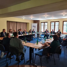 Zväčšiť fotografiu - Župy žiadajú kompenzácie za protiinflačný balík - 20220602_125304