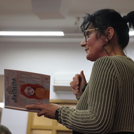 Zväčšiť fotografiu - Zvedavý škriatok láka generácie do sveta kníh