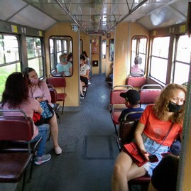 Zväčšiť fotografiu - Aj napriek koronakríze sa obľúbenou električkou previezlo takmer 7 400 ľudí. - 106113560_3193015857422006_498747694683526841_o