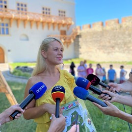 Zväčšiť fotografiu - Čoraz obľúbenejšie hojdačky v prírode lákajú na návštevu trenčianskeho kraja - hojdacky6