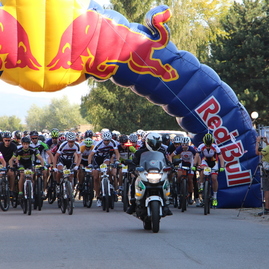 Cyklistické leto v trenčianskom kraji; to sú maratóny, cykloautobusy aj nový cyklosprievodca - IMG_2873