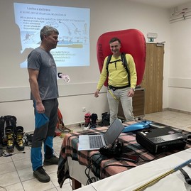 Zväčšiť fotografiu - Hranica kraja s českom ožíva vďaka rozvoju skitouringu - 