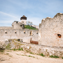 Zväčšiť fotografiu - Kto sa stane novým pánom váhu a tatier? - TSK_TN hrad_trebuchet_web (7)