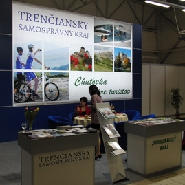 Na 4. ročník výstavy region tour expo v trenčíne prišla trenčianska župa s novým výstavným stánkom a regionálnou kuchárkou „od frištiku k večeri“ - 01