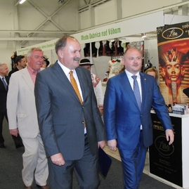 Na 4. ročník výstavy region tour expo v trenčíne prišla trenčianska župa s novým výstavným stánkom a regionálnou kuchárkou „od frištiku k večeri“ - 04